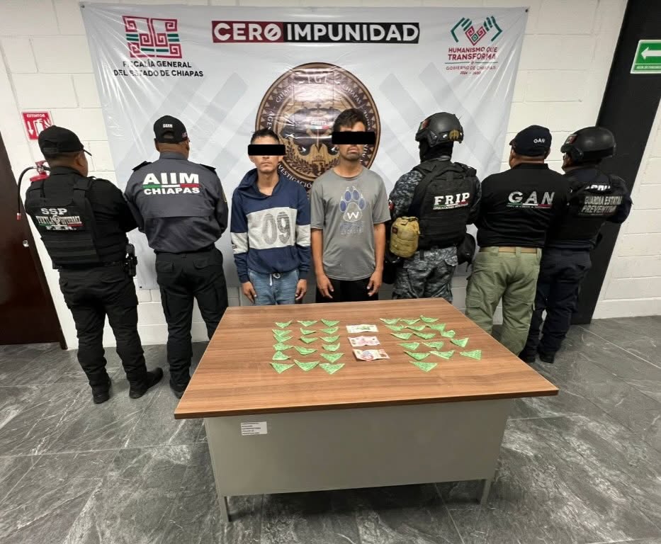 SSP y FGE detienen en flagrancia a dos masculinos por posesión de narcóticos en el municipio de Tuxtla Gutiérrez