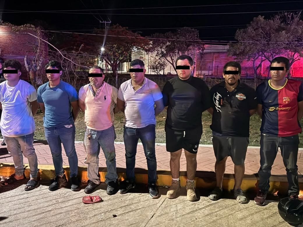 Detiene SSP a 7 personas que mantenían bloqueo en el tramo carretero San Pedro Tapanatepec - Tuxtla Gutiérrez