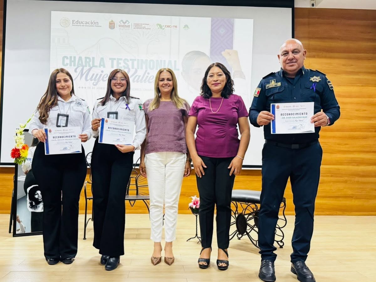 Unidad de Prevención del Delito imparte plática testimonial “Mujer Valiente” en el CECyTECH