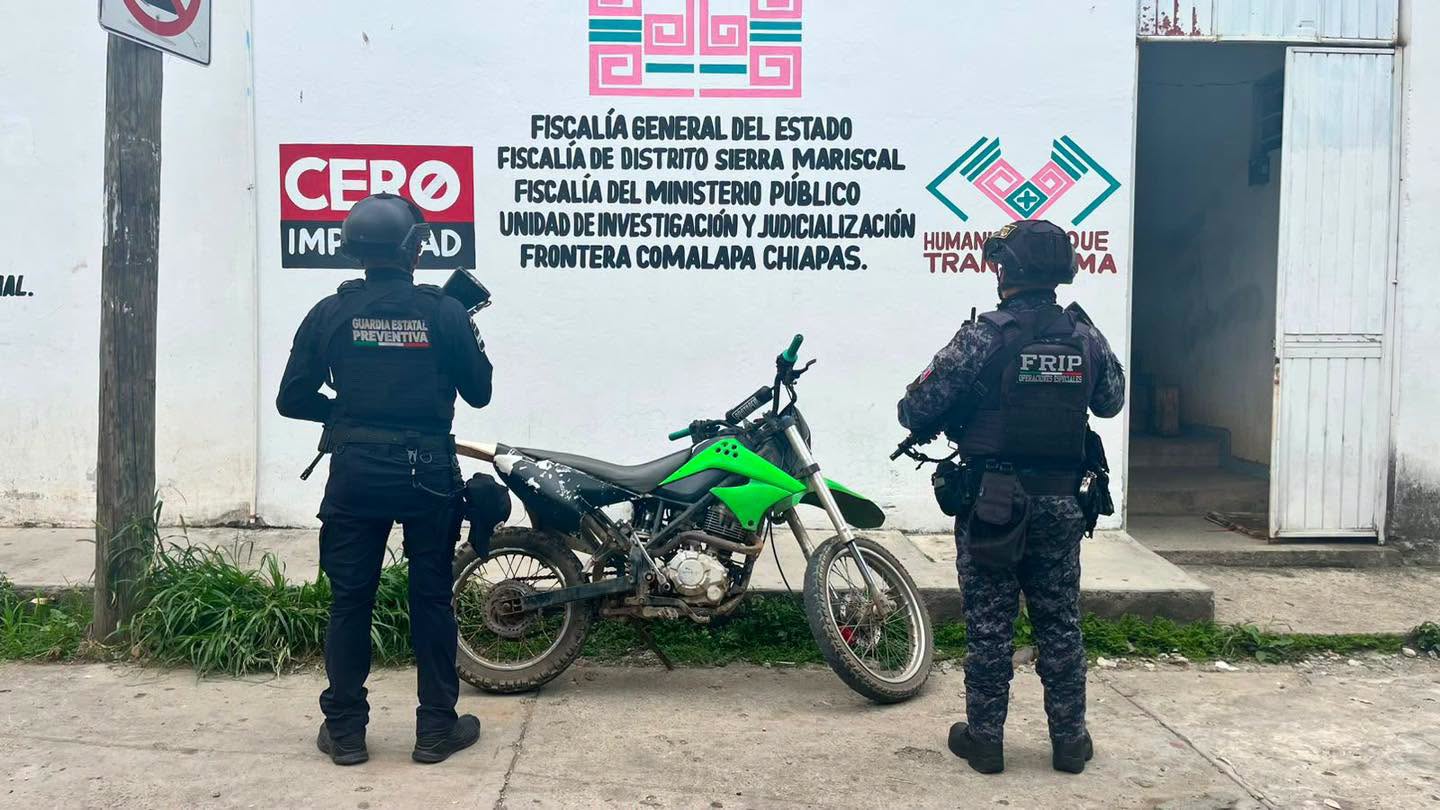 Asegura SSP motocicleta con alteraciones en sus nomenclaturas de identificación en Frontera Comalapa