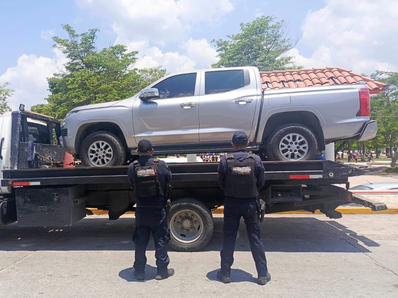 Asegura SSP dos vehículos abandonados; uno de ellos con reporte de robo
