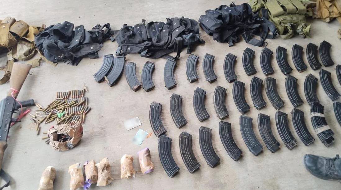 En operativo interinstitucional, SSP asegura un arma larga, granadas, cartuchos y equipo táctico en Jiquipilas