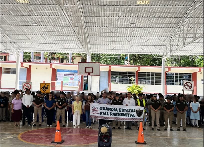 Guardia Estatal Vial Preventiva imparte curso de seguridad vial a estudiantes en Tuxtla Gutiérrez