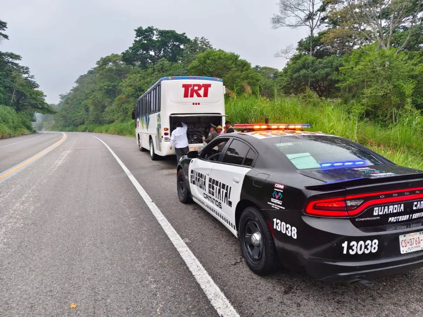 Brinda Guardia Estatal de Caminos auxilio vial permanente y fortalece la seguridad en las carreteras de Chiapas