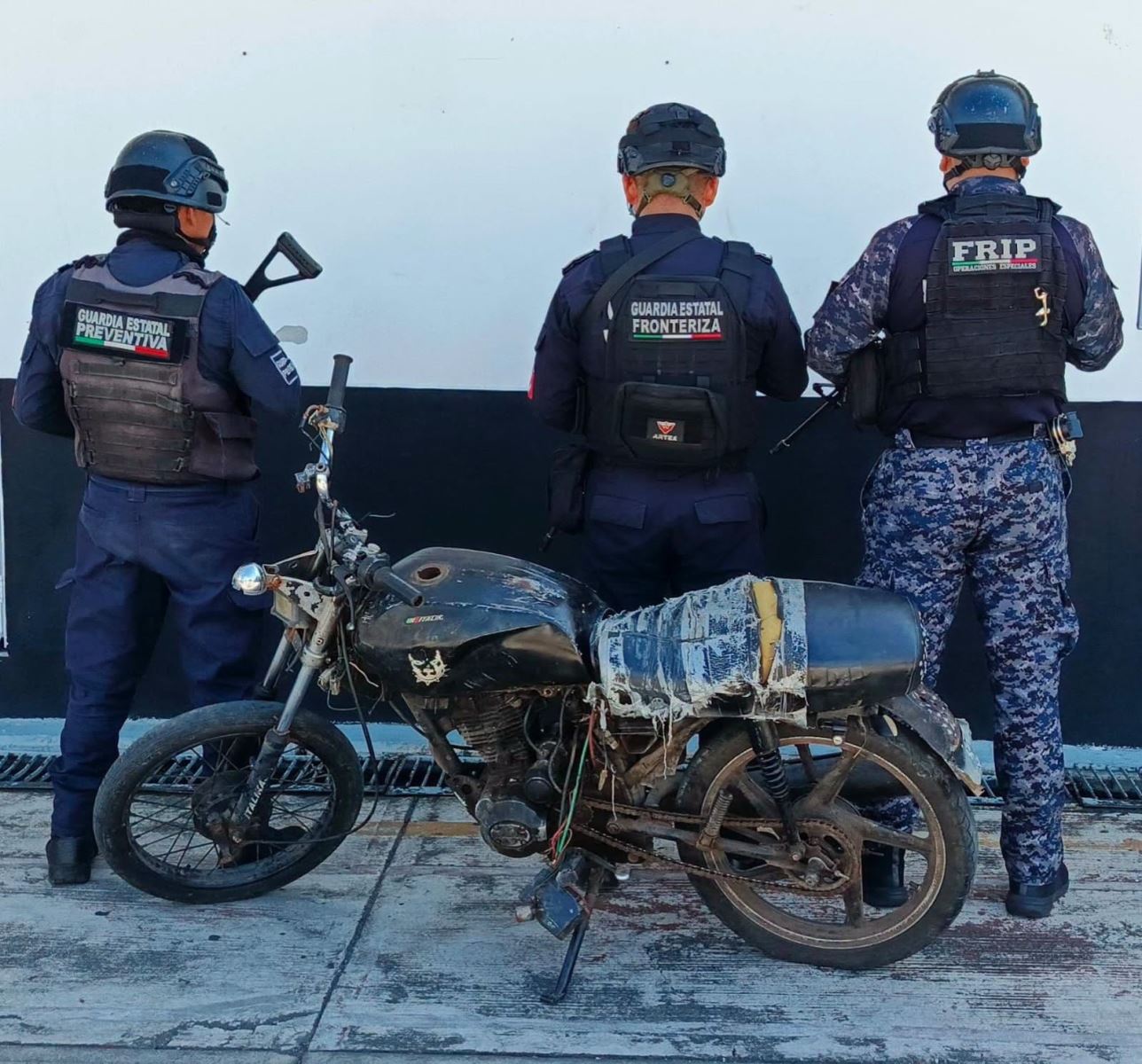 Asegura SSP motocicleta en aparente estado de abandono en Tapachula