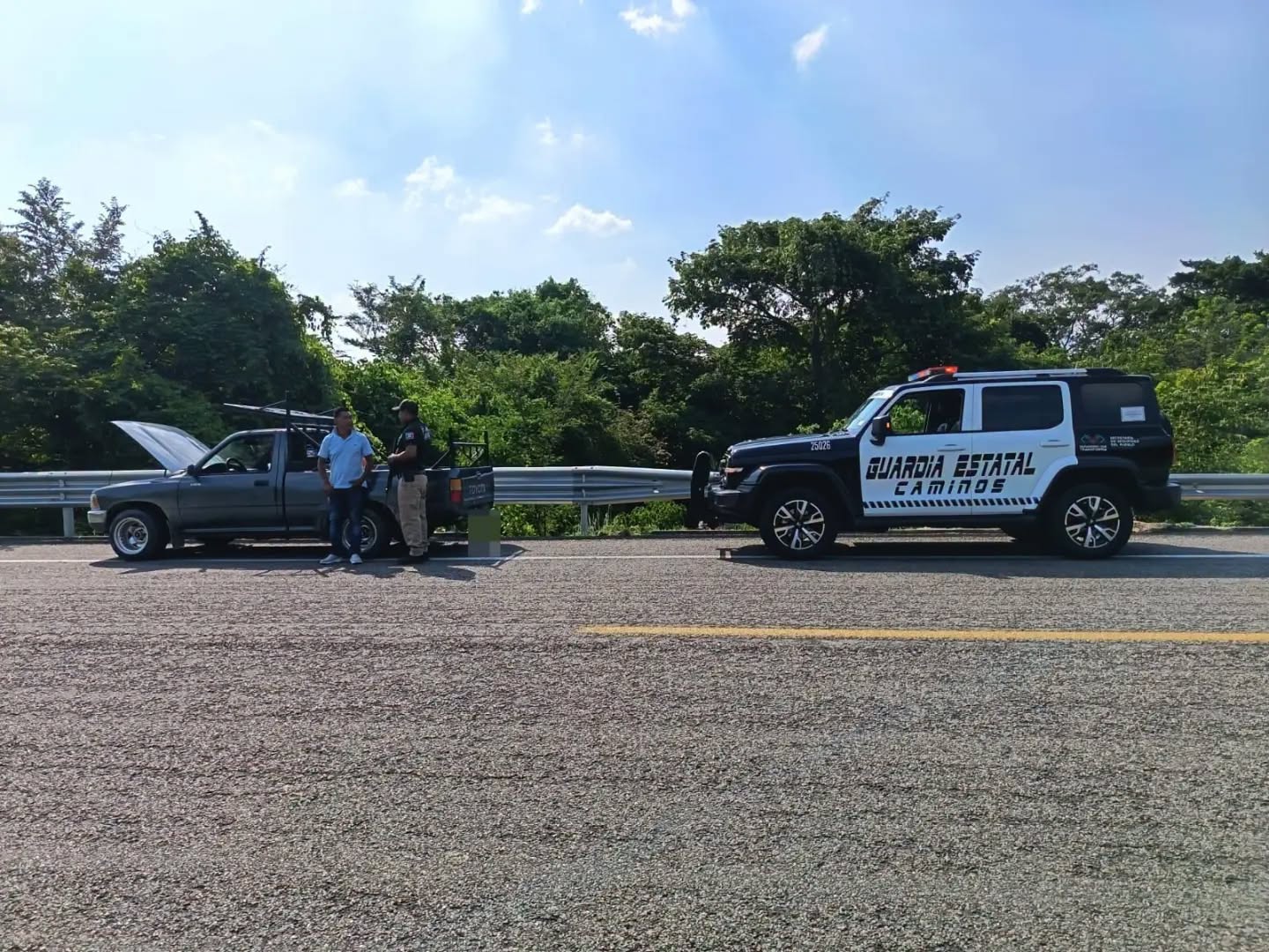 Mantiene Guardia Estatal de Caminos seguridad y brinda apoyo permanente a usuarios en carreteras de Chiapas
