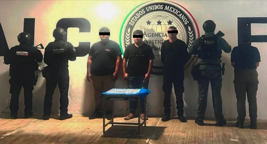 Presuntos narcomenudistas detenidos en Tuzantán