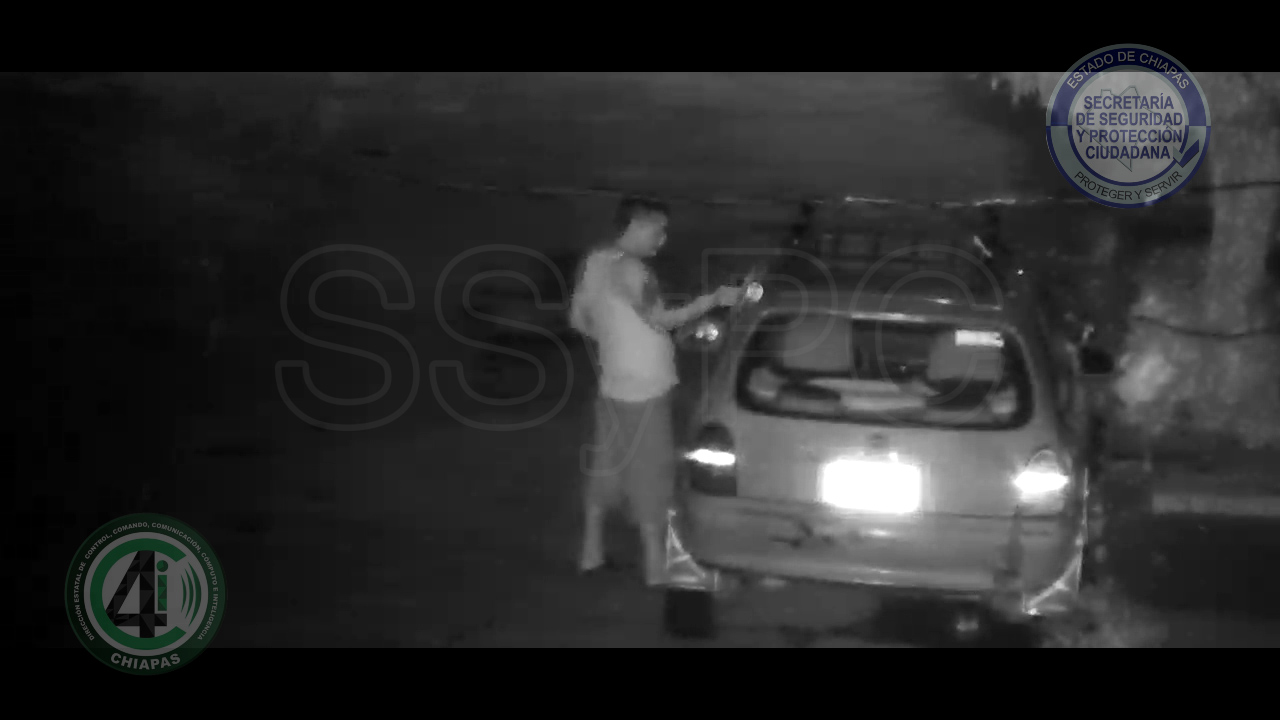Cámaras de vigilancia de SSP sorprenden a persona intentando abrir un vehículo en vía pública
