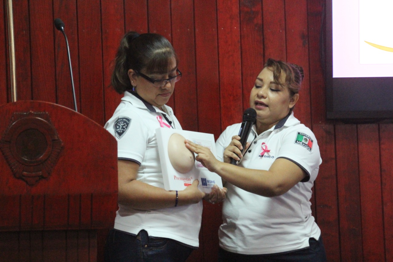 Personal de la SSP recibe información para prevenir el cáncer de mama