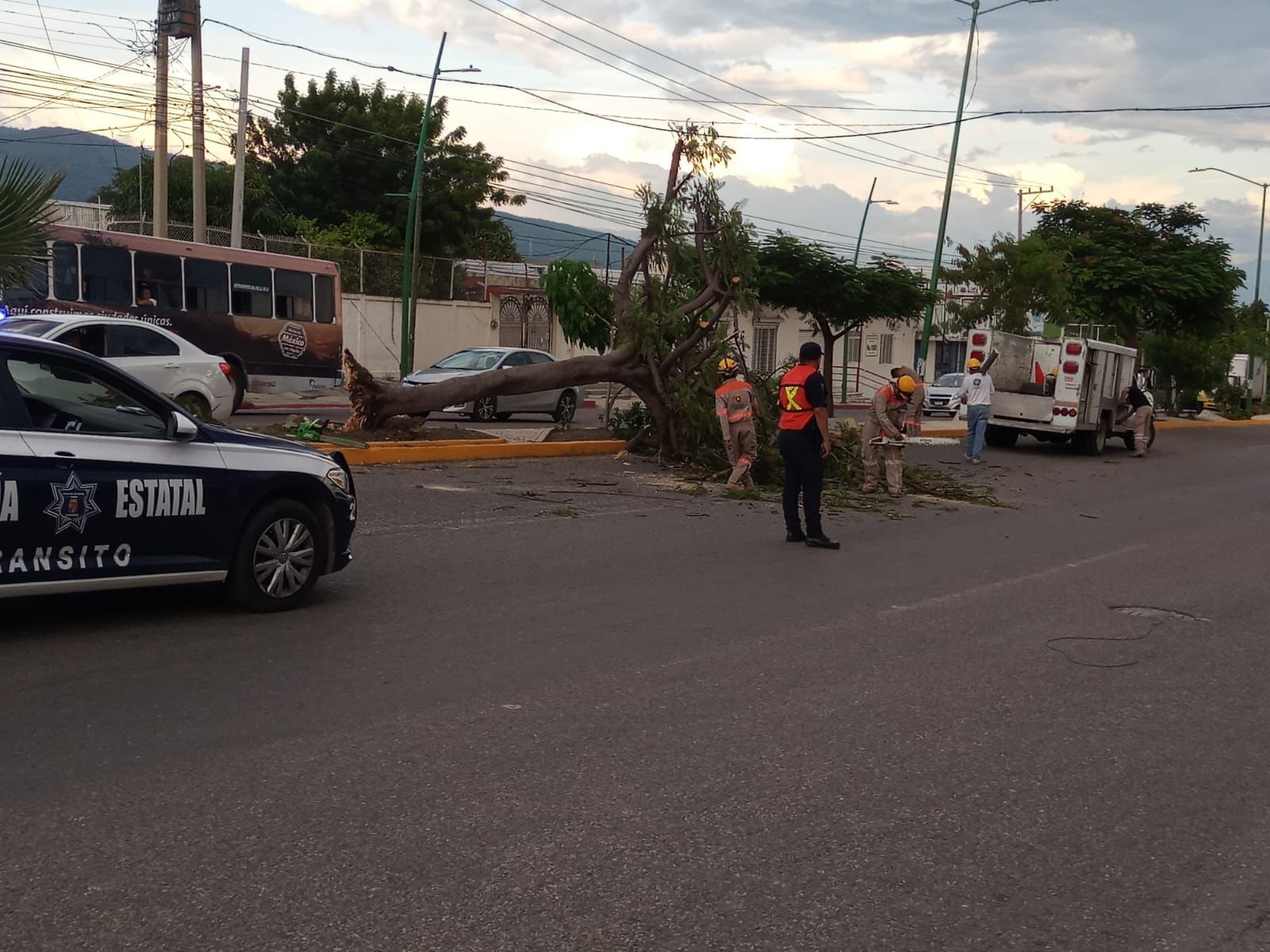 Policía Estatal de Tránsito brindaron apoyo vial