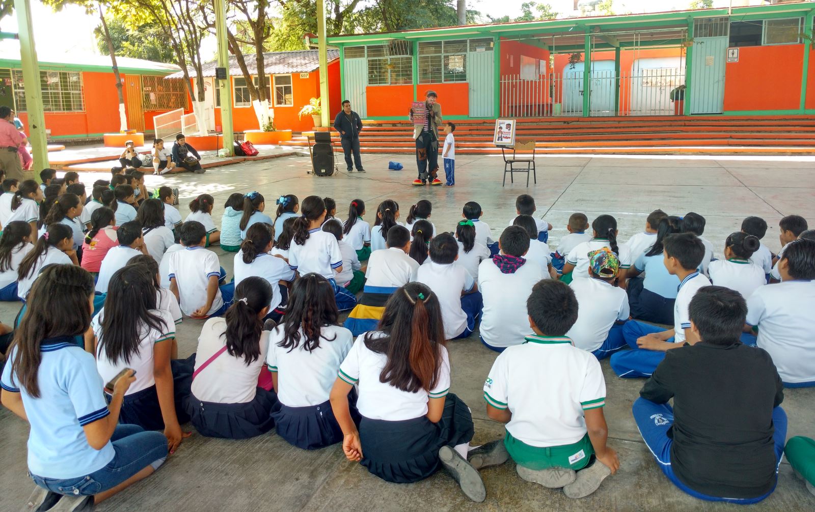 SSP atiende alumnos de Villaflores en materia de prevención