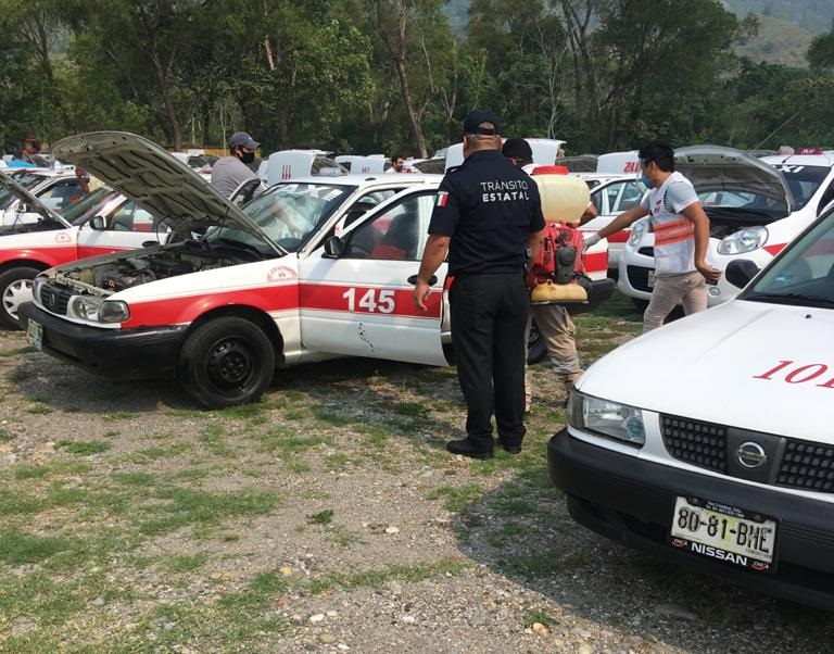 SSP coadyuva en la sanitización de taxis para evitar contagio y propagación del COVID-19