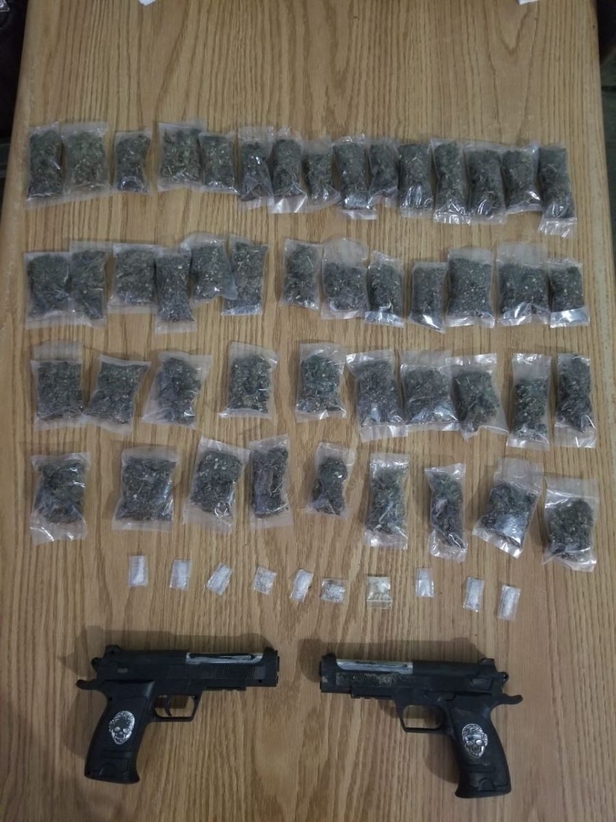 SSP asegura droga en vehículo de transporte público, en Tapachula