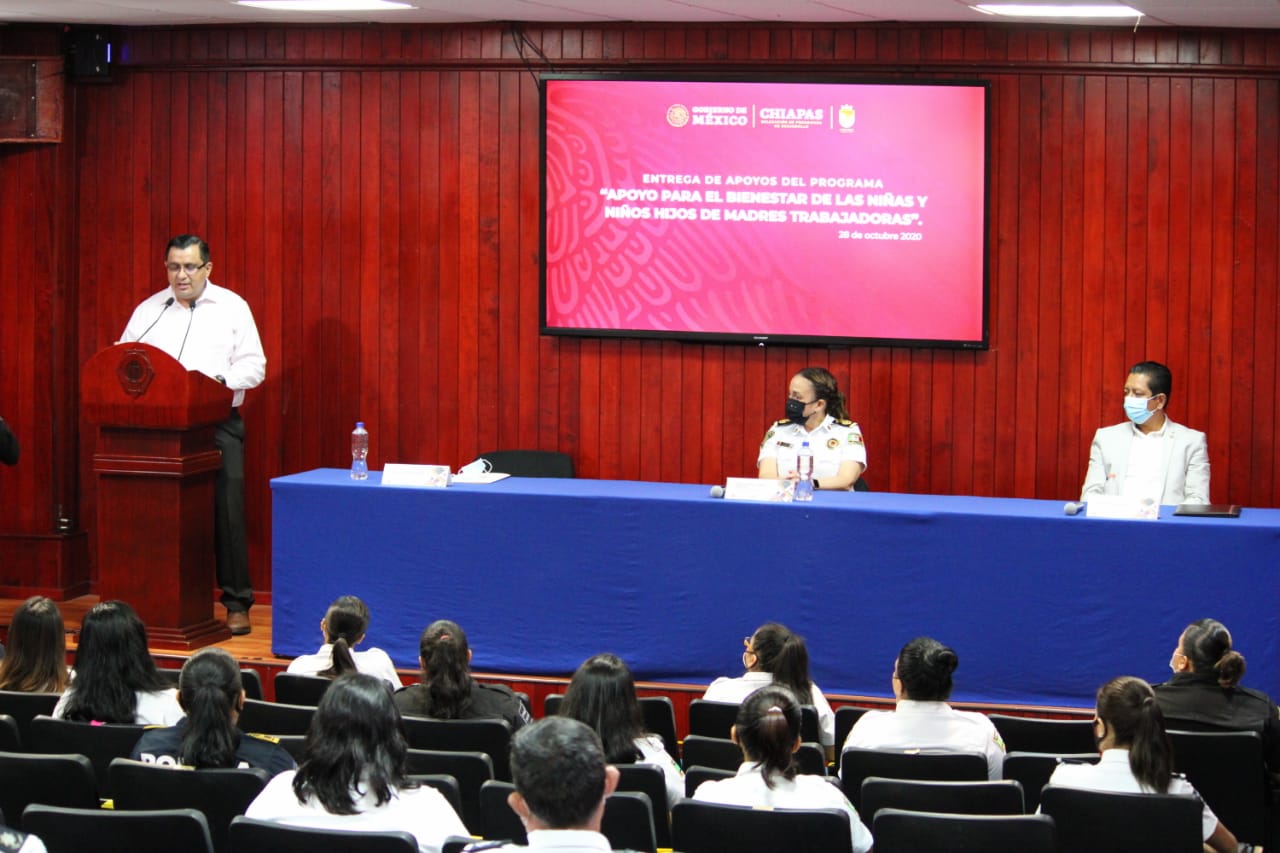 Reconoce Zepeda Soto apoyos del presidente López Obrador a personal femenil de la SSP