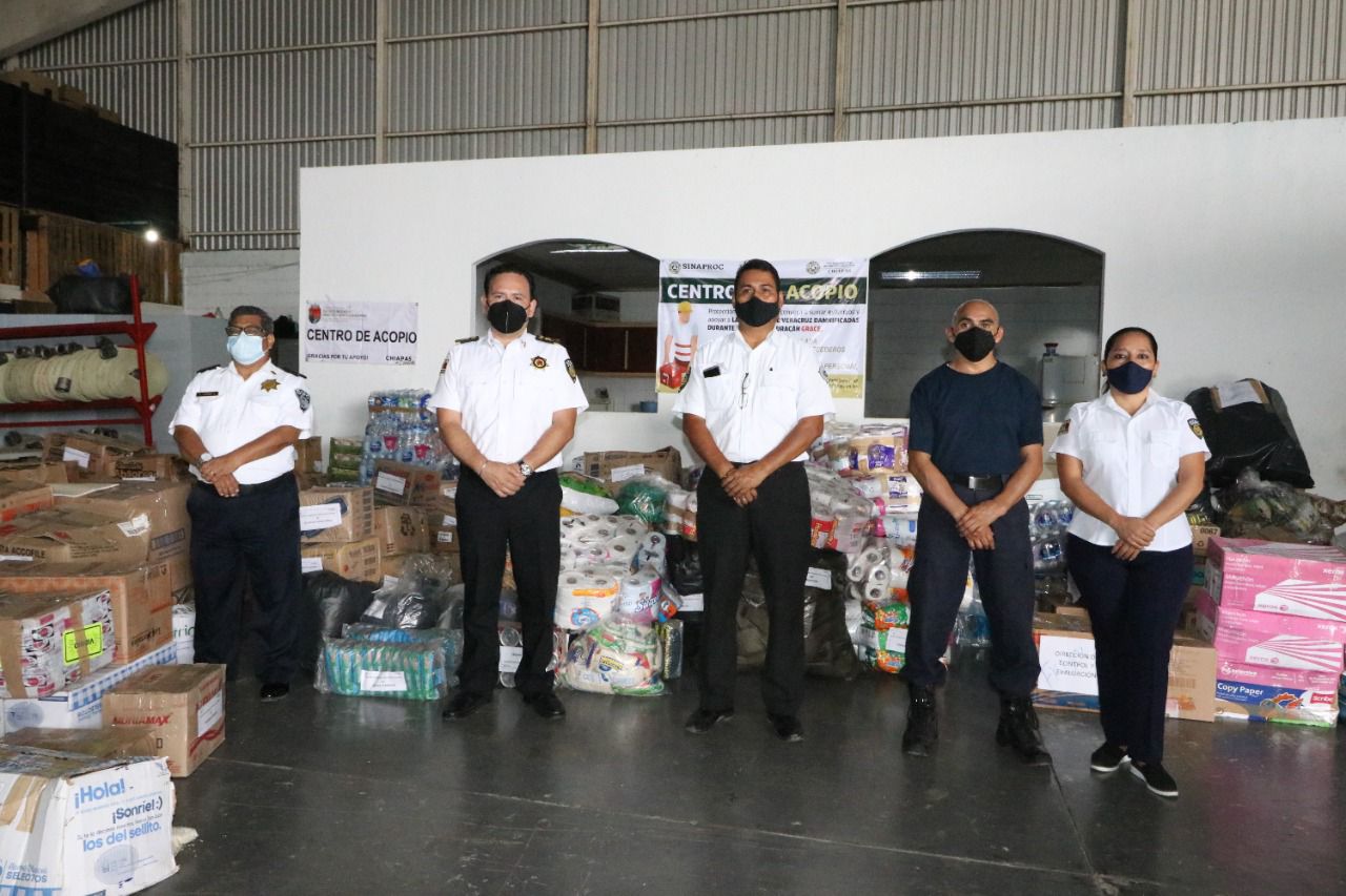 Personal de la SSP entrega ayuda humanitaria a damnificados por lluvias