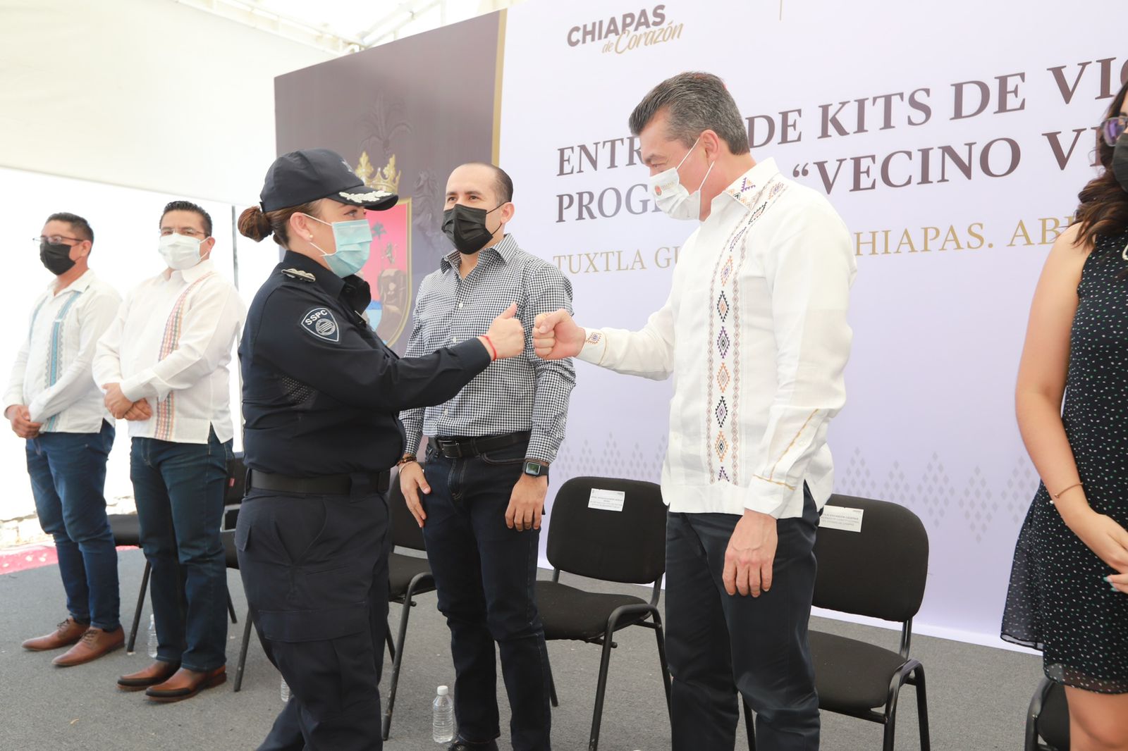 Entrega Rutilio Escandón herramientas para fortalecer el Programa “Vecino Vigilante”