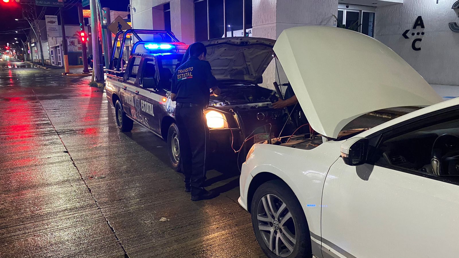 Brindaron auxilio vial con el programa “Tu Ángel Azul”, elementos de la SSP