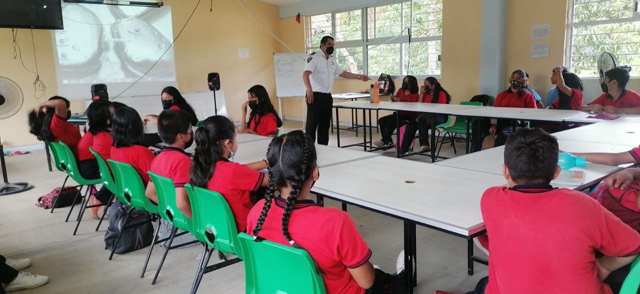 SSP impartió la plática “Padres de éxito” y “Noviazgo seguro” a alumnos de la Escuela Secundaria Técnica 06