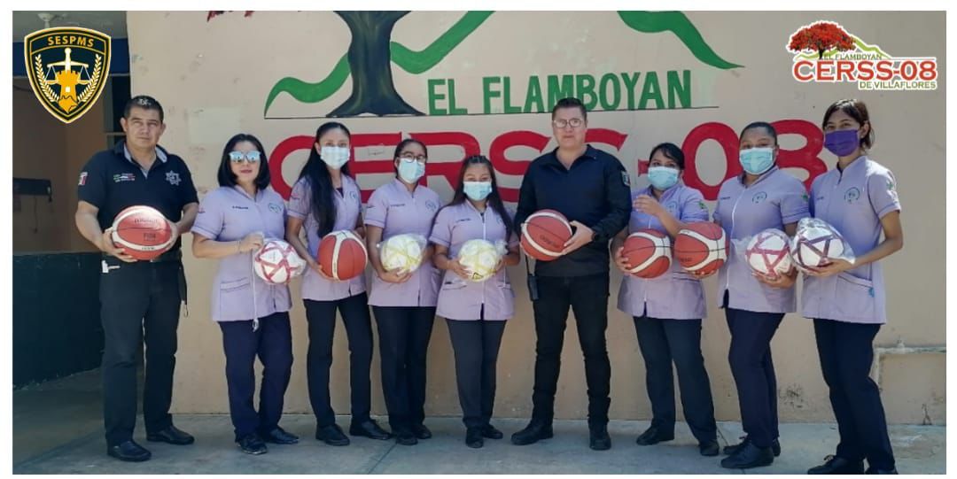 La SSyPC. recibió la donación de balones de futbol y basquetbol en Villaflores