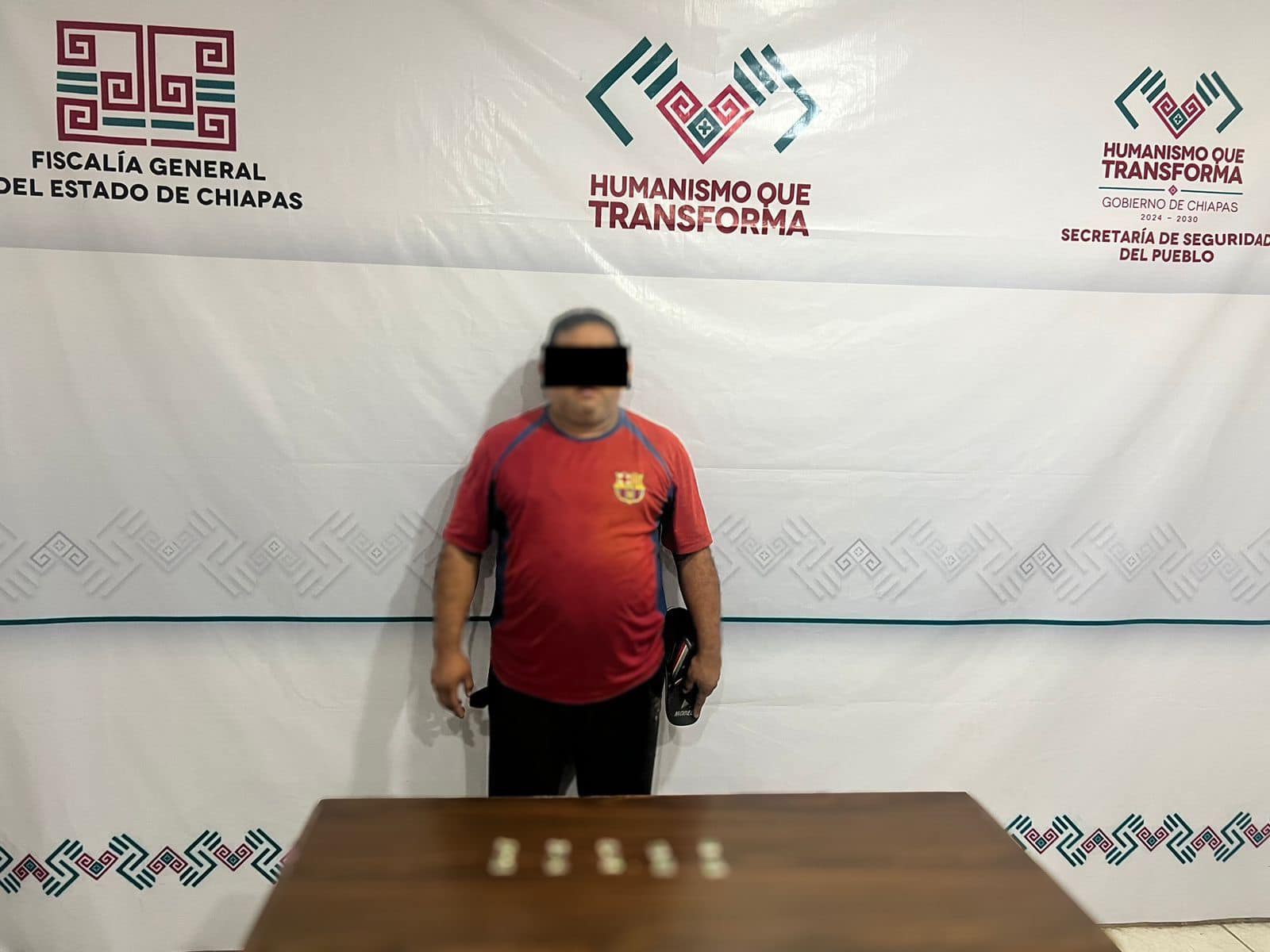 SSP Y FGE detienen a narcomenudista en Tapachula.