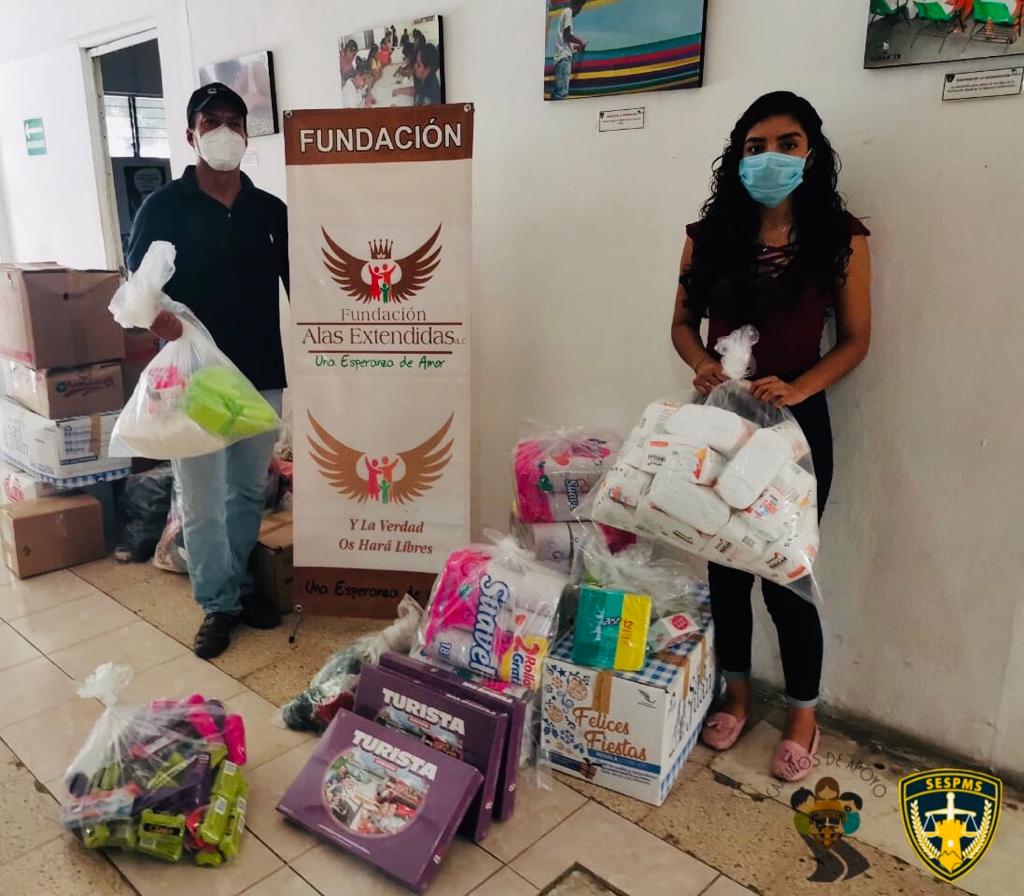 Entregan paquetes de limpieza donados por la Fundación “Alas Extendidas” a personas privadas de su libertad