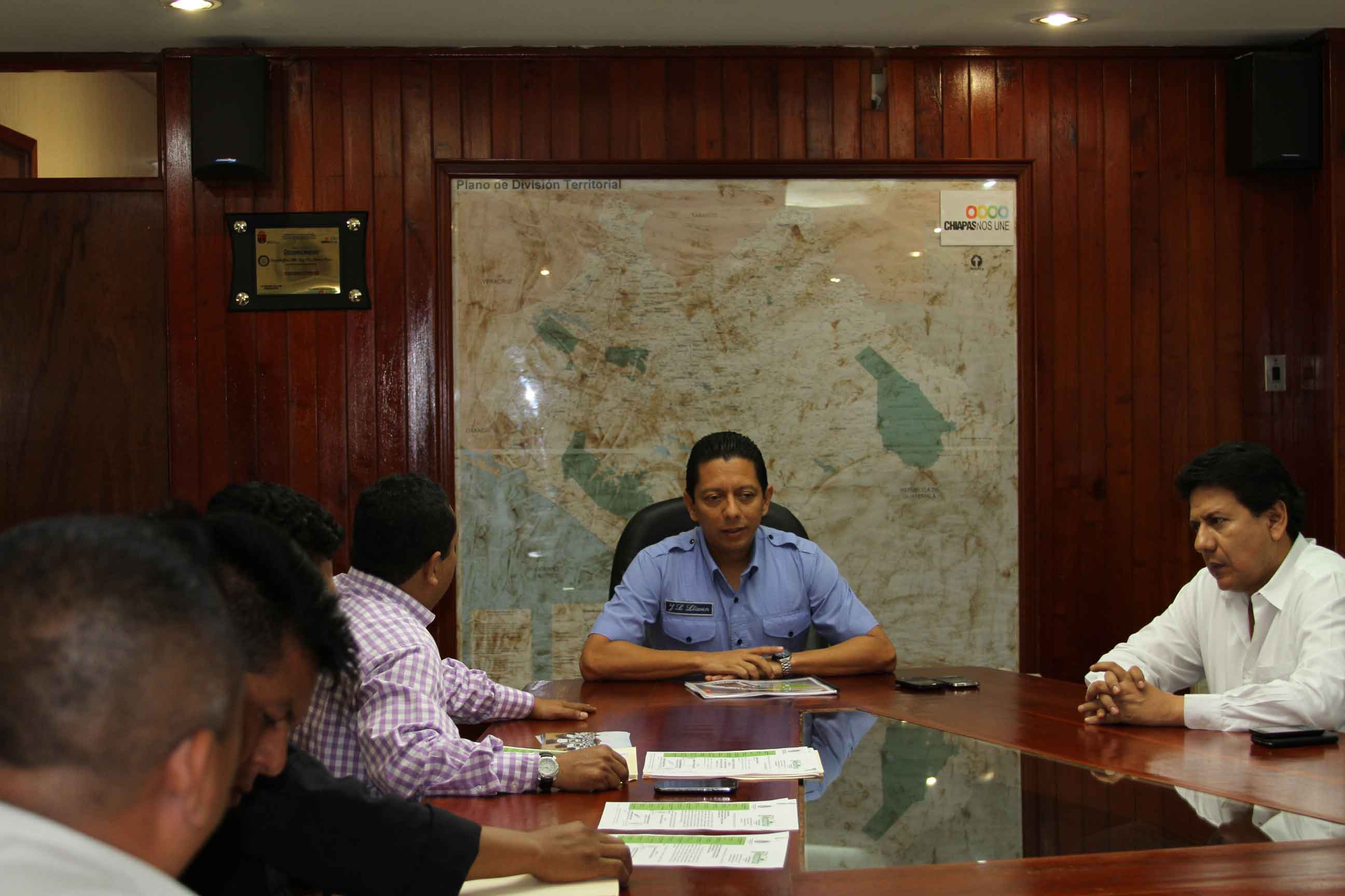 Secretario de Seguridad Llaven Abarca atiende necesidades en materia de seguridad del municipio de Motozintla