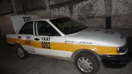 Un taxi recuperado en menos de dos horas de robo y dos detenidos, fue el resultado de un operativo de la SSP y Mando Único Policial