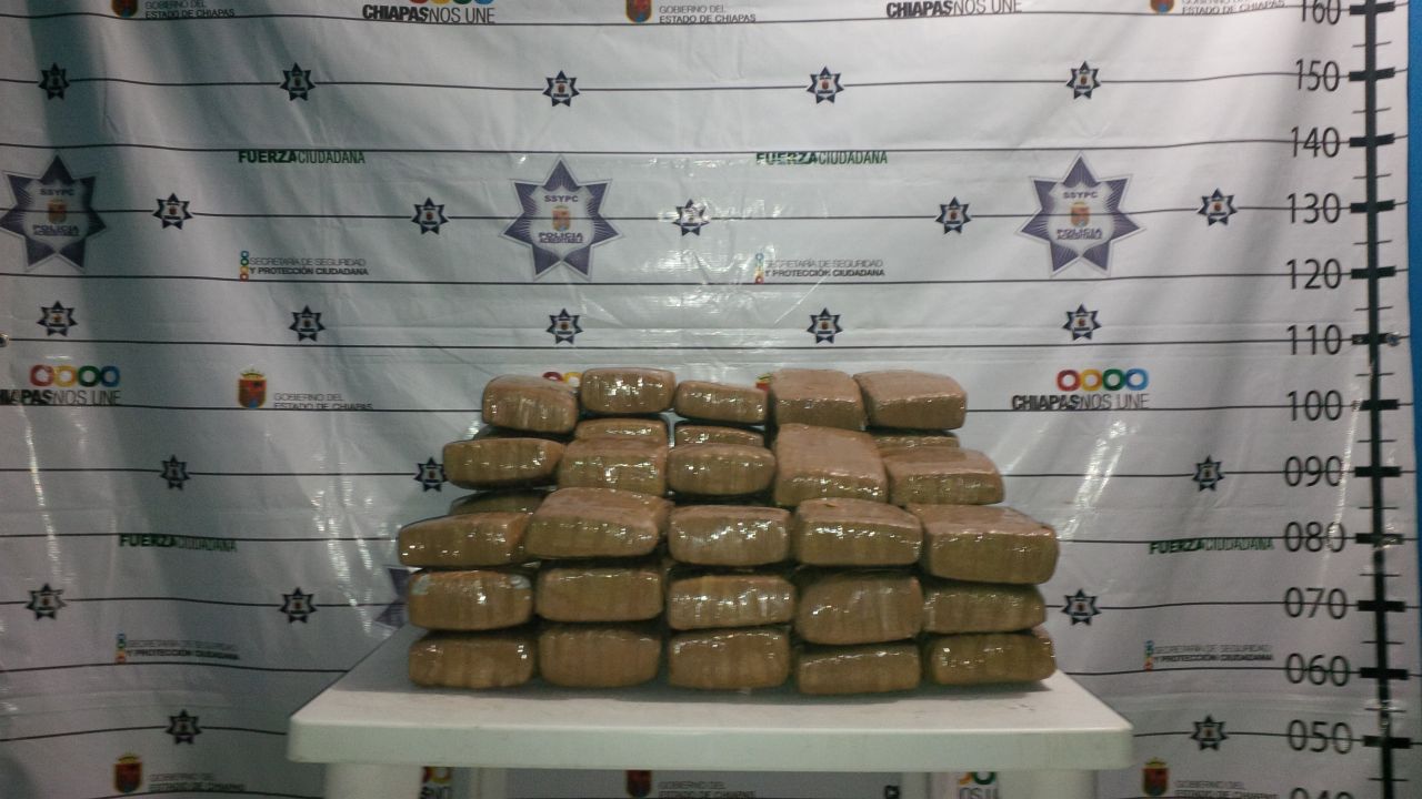 Corporaciones de la SSyPC localiza abandonado 60 paquetes con marihuana