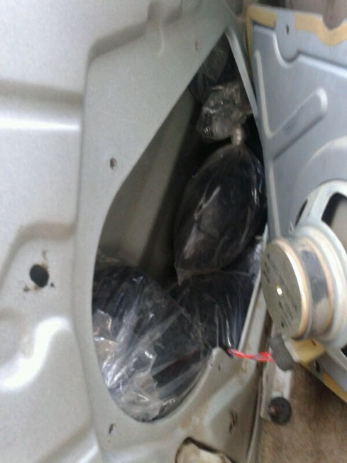 Vehículo de rayos X de la SSyPC detecta paquetes de droga en camioneta