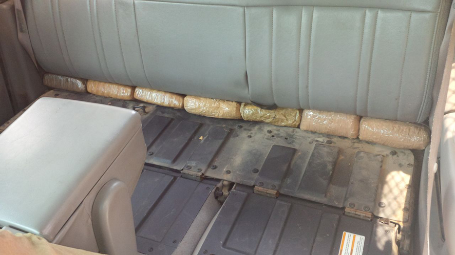 Elementos de Fuerza Ciudadana aseguran marihuana en doble fondo de vehículo