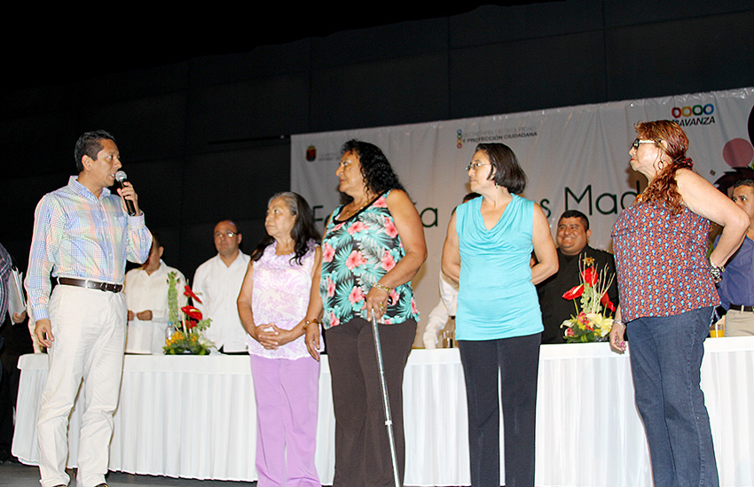 SSyPC festeja a madres policías en Chiapas