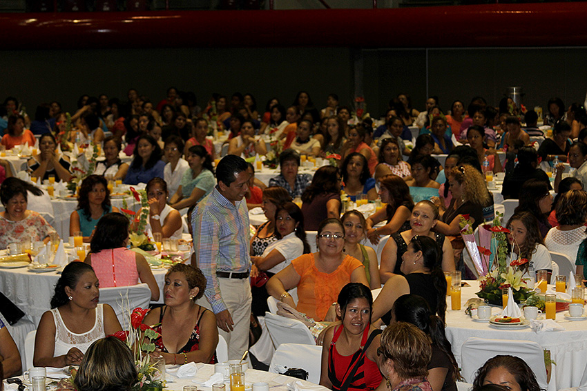 SSyPC festeja a madres policías en Chiapas