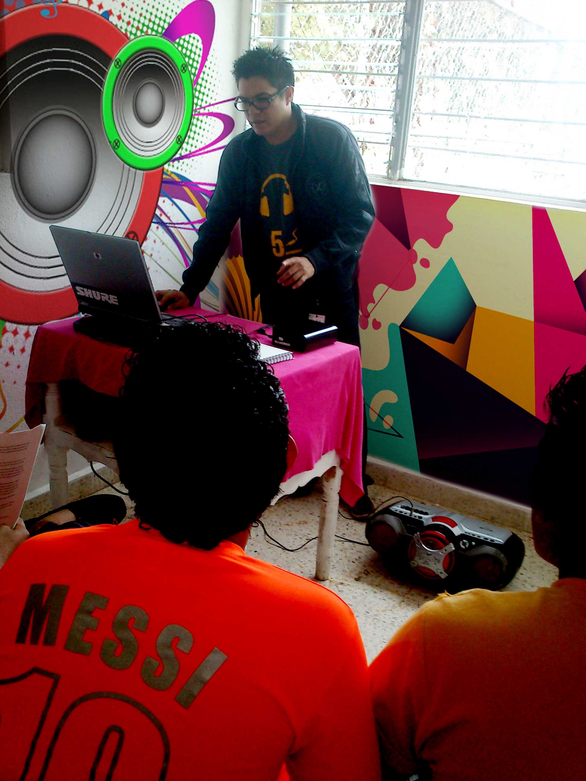 SSyPC lanza programa de radio “Base Satélite”, realizado con jóvenes internos de Villa Crisol