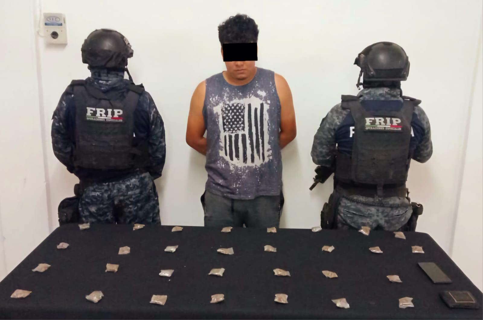 En operativo de seguridad detienen a presunto narcomenudista en Amatenango de la Frontera.