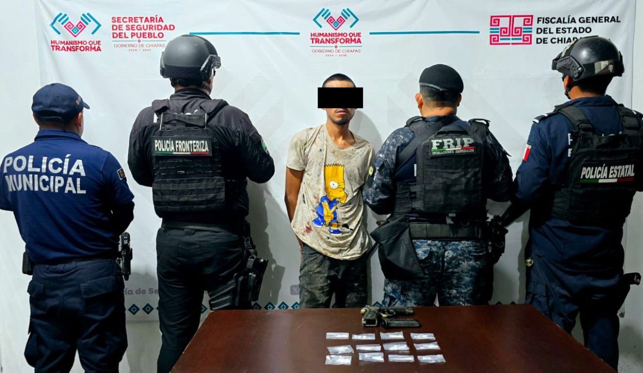 En operativo de seguridad detienen a masculino con presunta droga y arma de fuego en Suchiate.