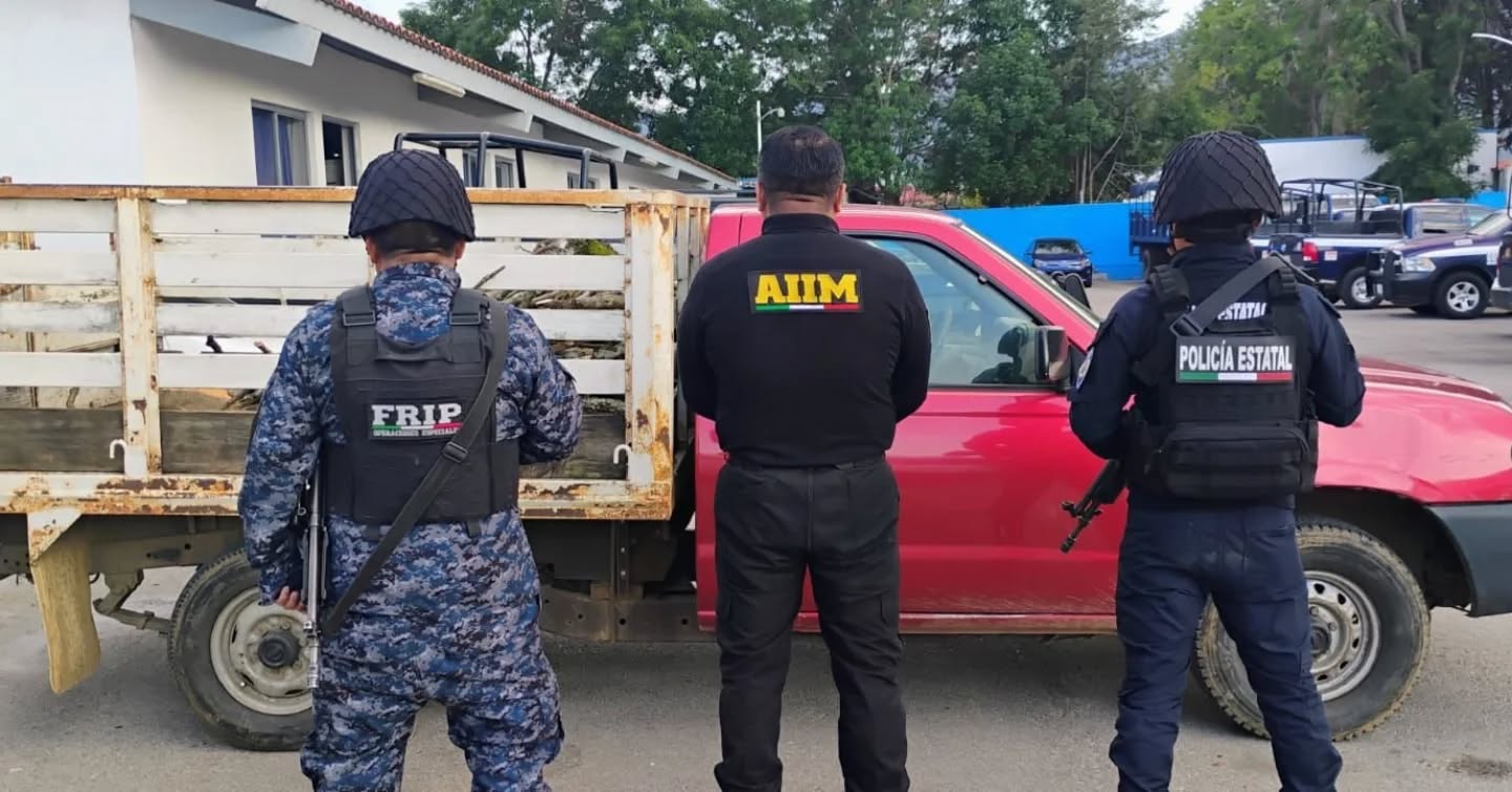 En operativos interinstitucionales recuperan vehículos con reporte de robo y abandonados en Chiapas.
