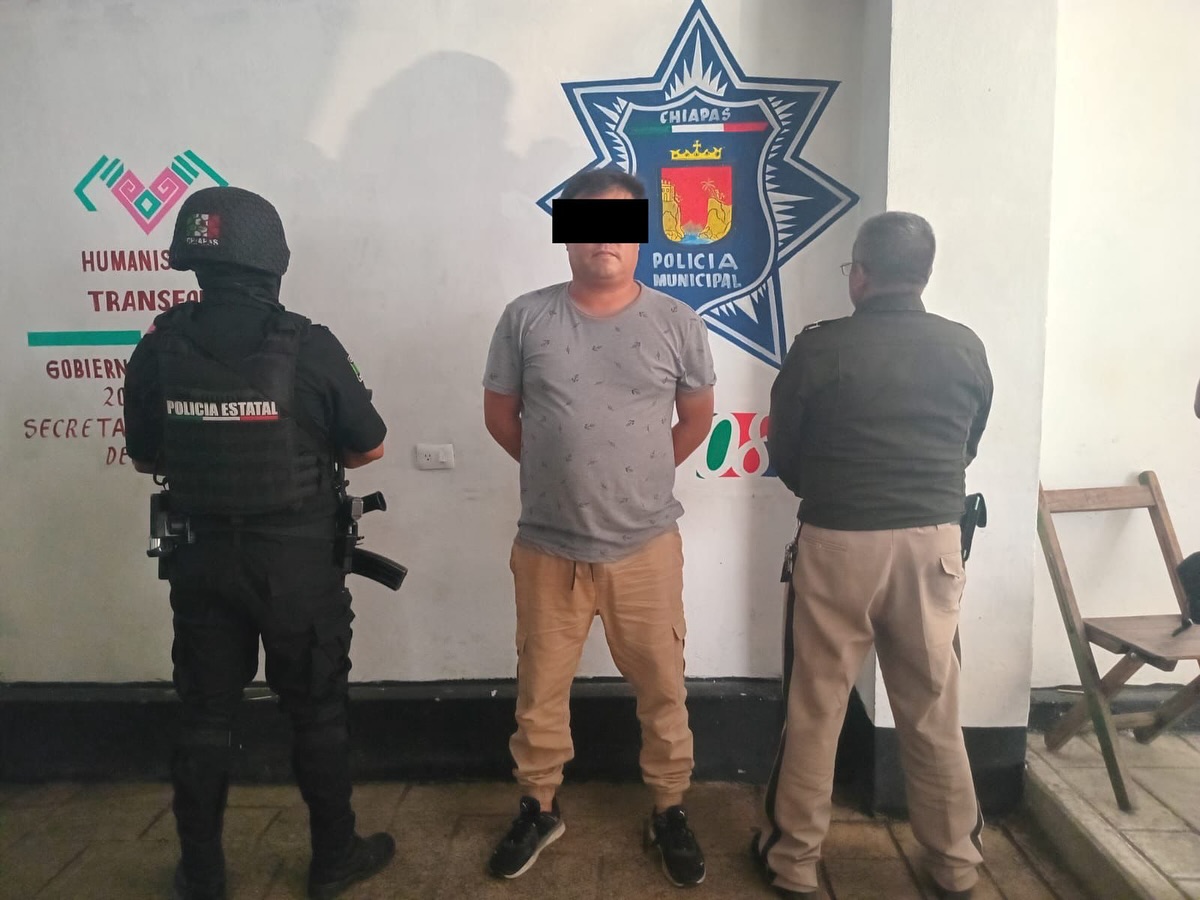 En operativo de seguridad detienen a un masculino por conducir vehículo con reporte de robo en Rayón.