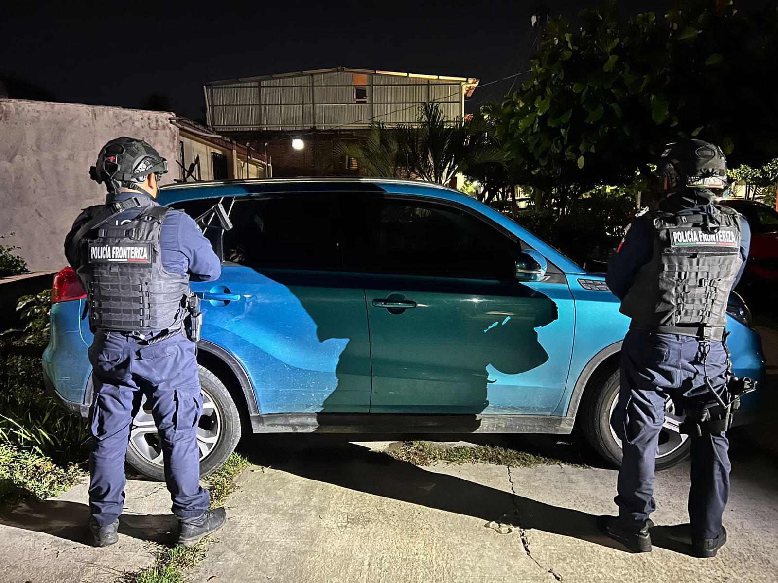 En operativos interinstitucionales SSP y FGE aseguran cuatro vehículos en Chiapas.