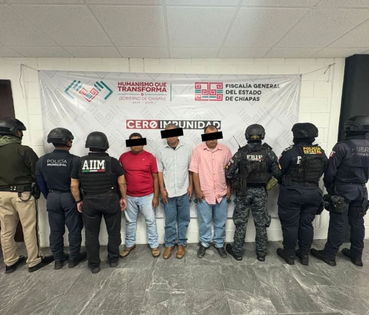 SSP y FGE detienen a tres masculinos con presuntos narcóticos en Tuxtla Gutiérrez.