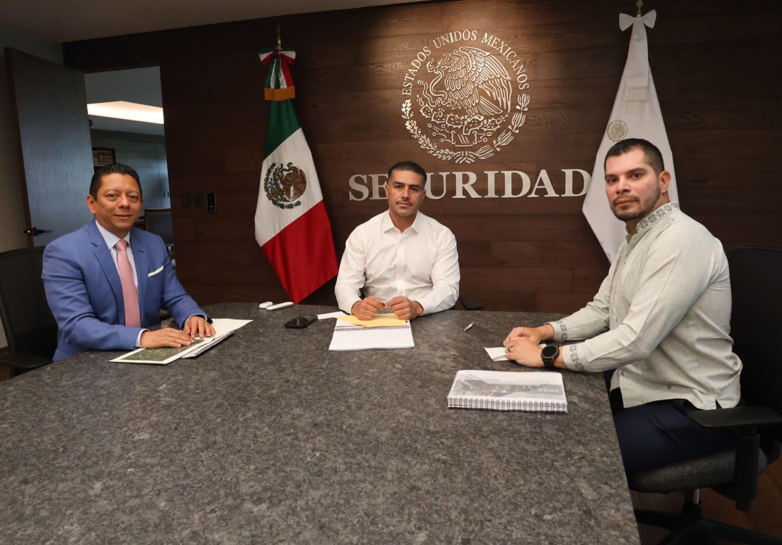 Secretario de Seguridad del Pueblo se reúne con el Secretario de Seguridad y Protección Ciudadana del Gobierno.