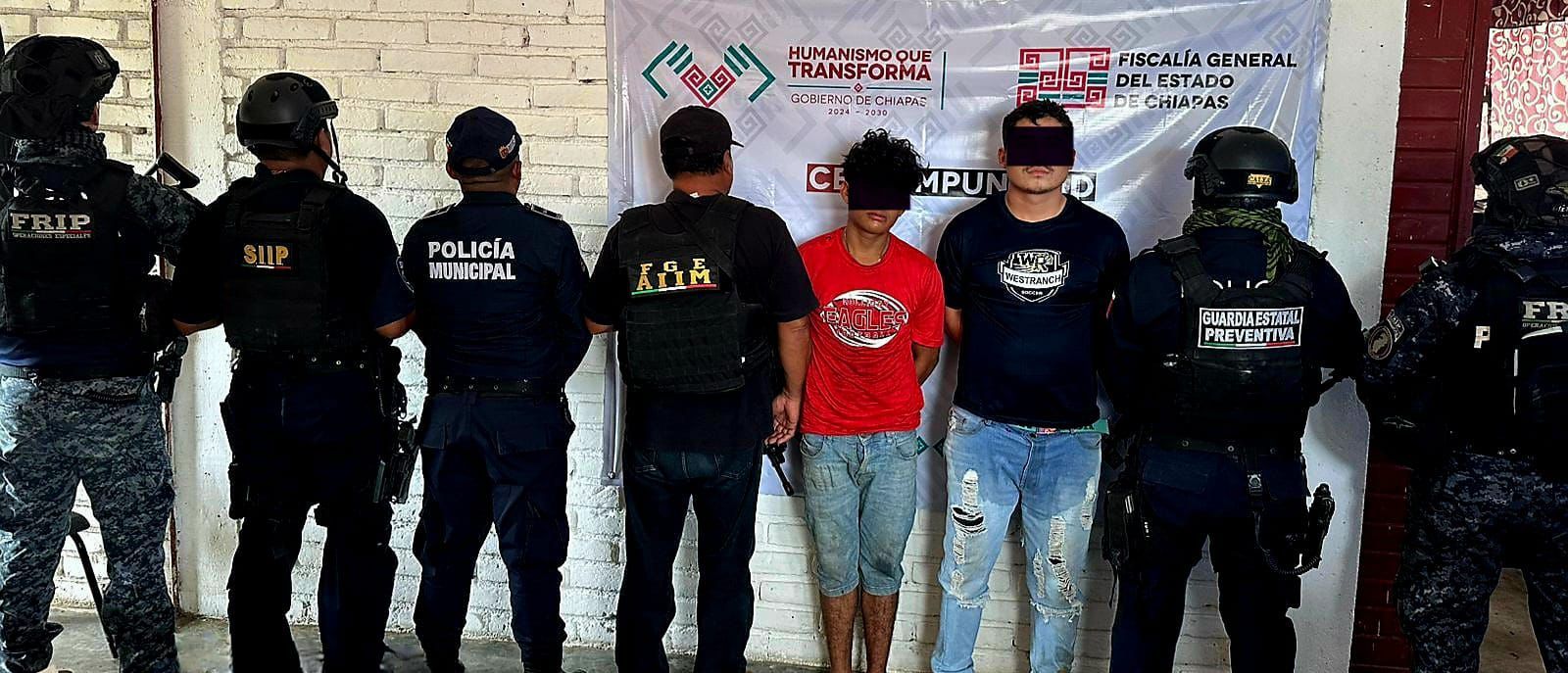 SSP y FGE detienen a dos masculinos por presunto delito de homicidio en Cintalapa de Figueroa.