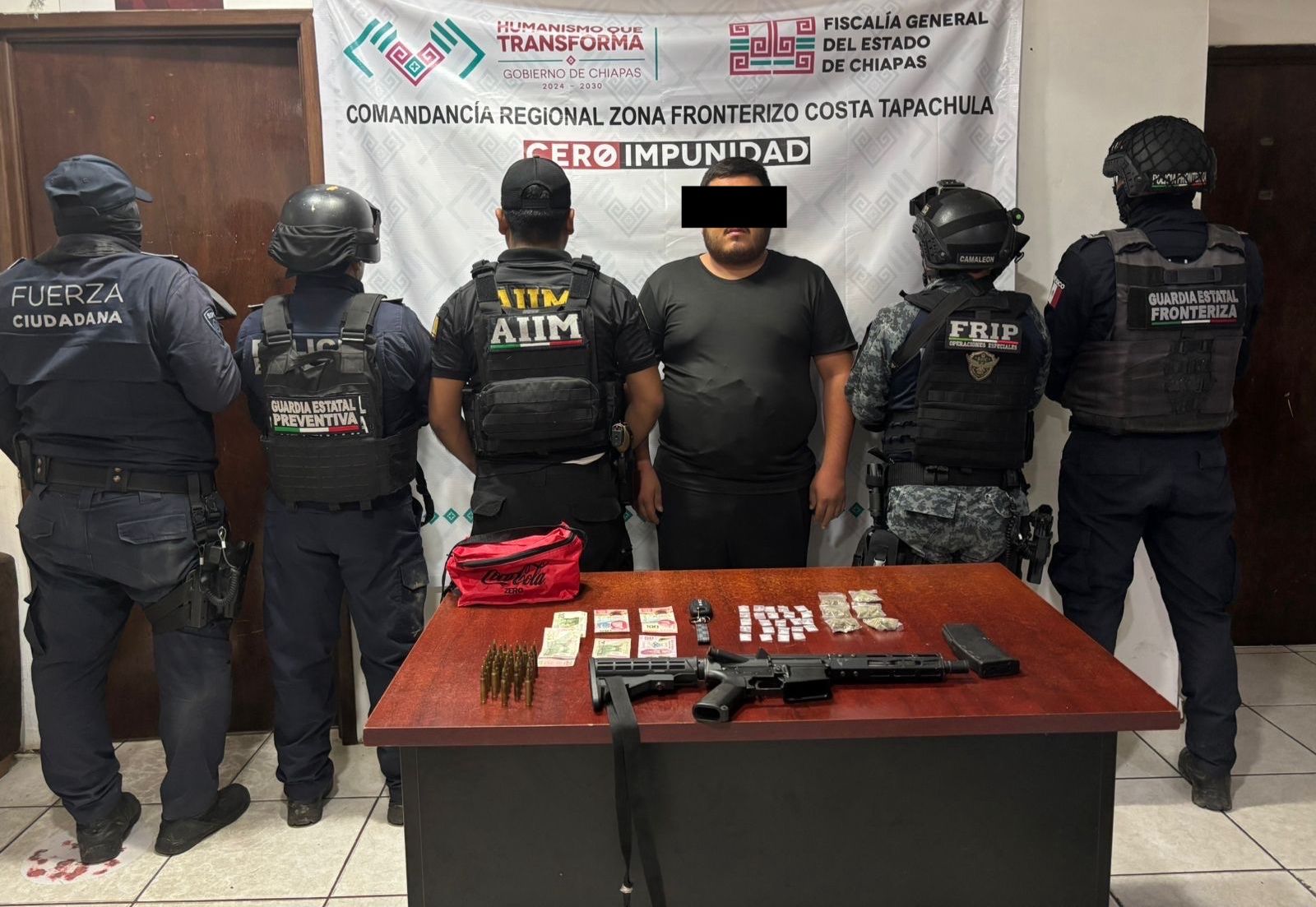 SSP y FGE detienen a masculino con arma de fuego y presuntos narcóticos en Suchiate.