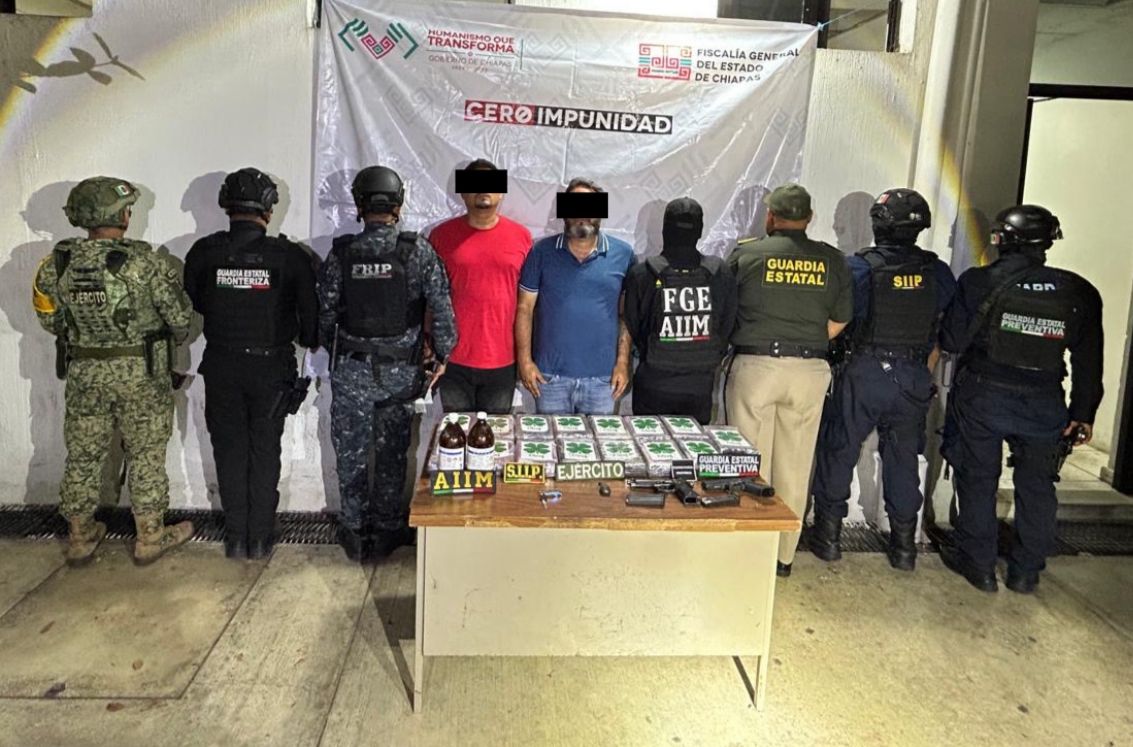 En operativo interinstitucional detienen a dos personas con armas de fuego y presunta cocaína.