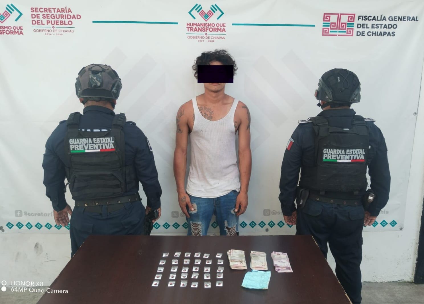 En operativo de seguridad detienen a masculino en posesión de narcóticos en Tapachula.