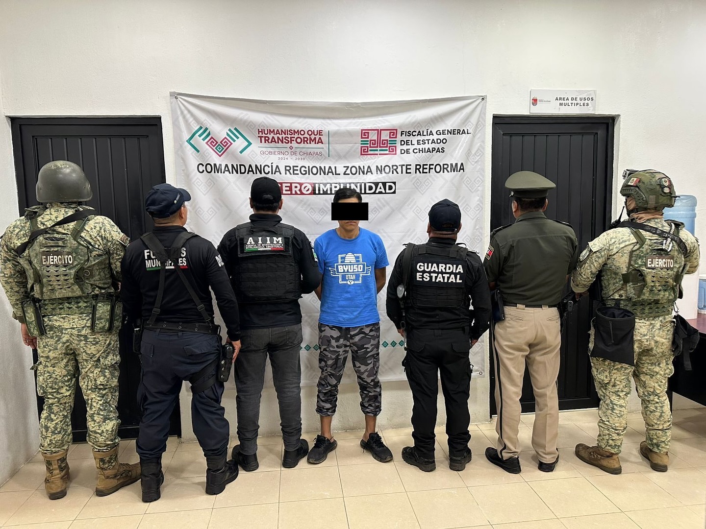 En operativo interinstitucional detienen a persona con presuntas drogas y armas en Reforma.