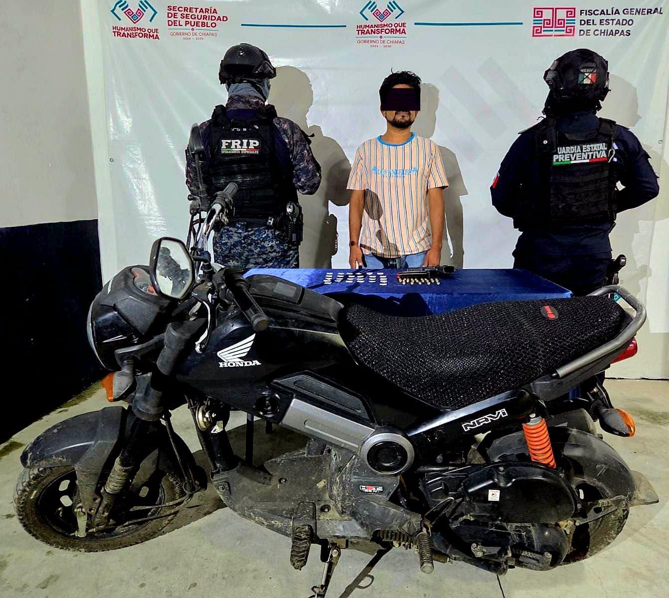 En operativo de seguridad en Tapachula detienen a masculino en posesión de arma de fuego y presuntos narcóticos