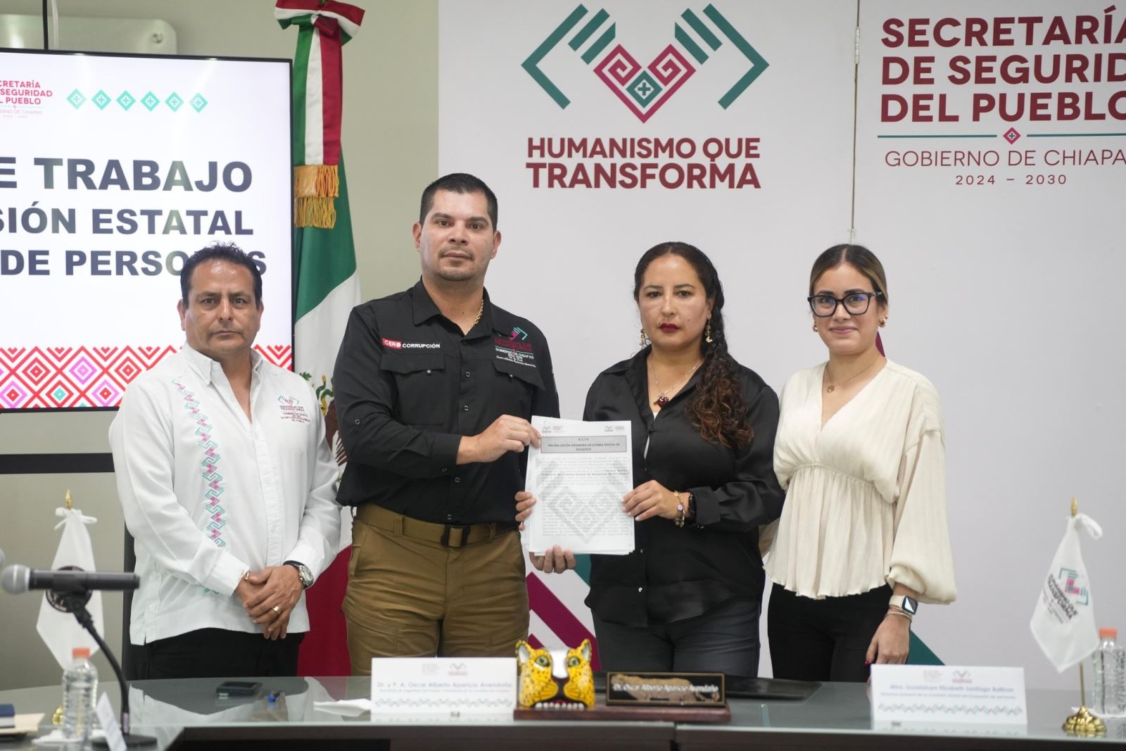 Secretario de Seguridad del Pueblo se reúne para fortalecer lazos de cooperación con la directora General 