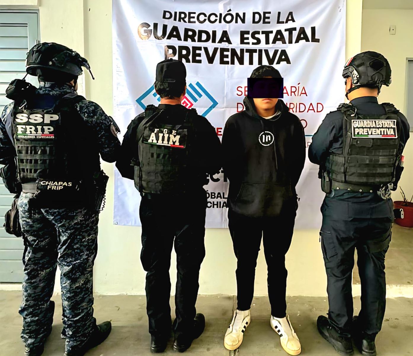 SSP y FGE en San Cristóbal de Las Casas detienen a masculino con motocicleta con reporte de robo