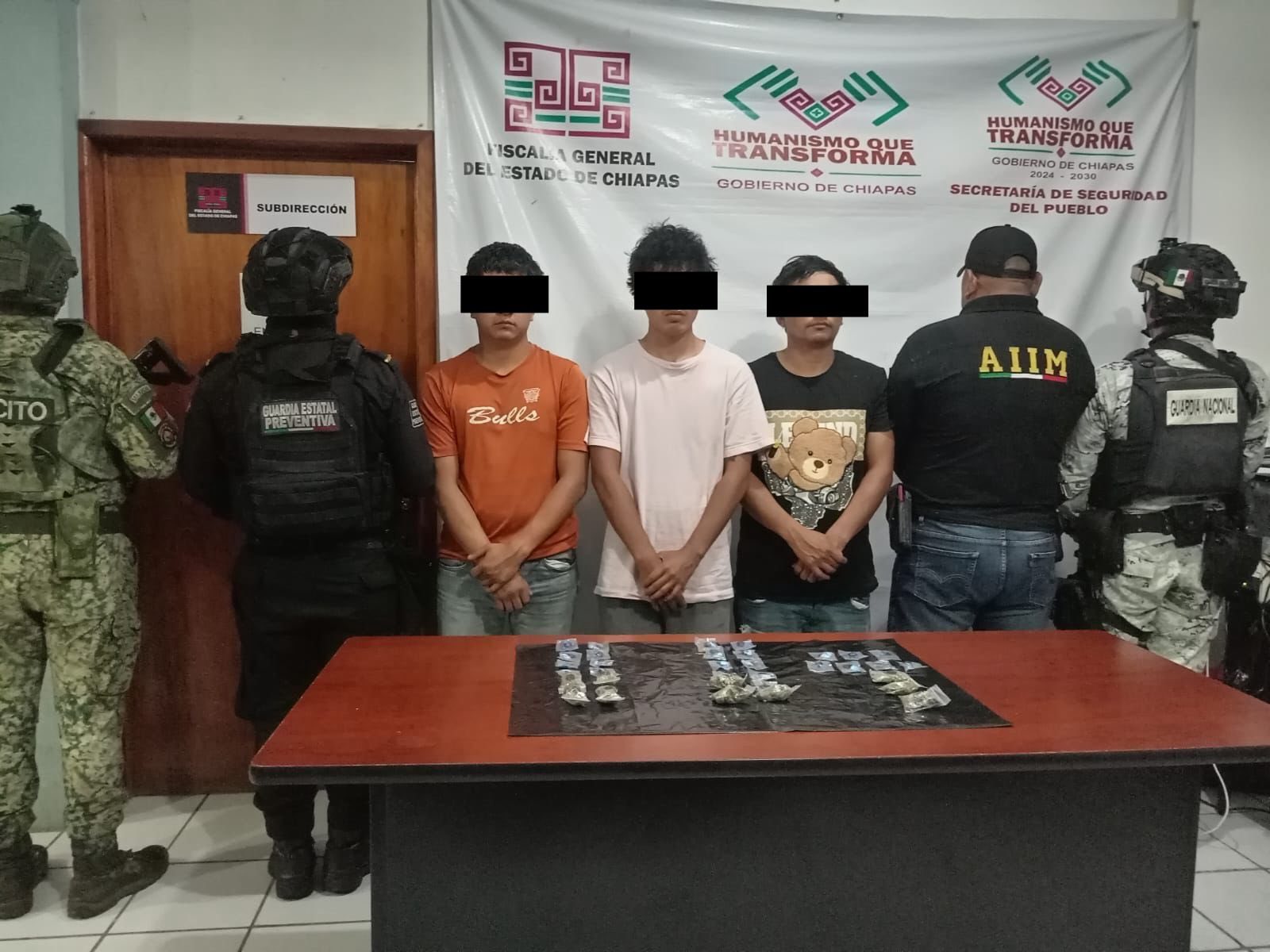 En operativo de seguridad, detienen a tres personas con presuntos narcóticos en Frontera Comalapa