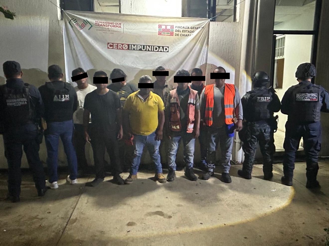 En operativo interinstitucional detienen a ocho personas por robo de combustible en Suchiate